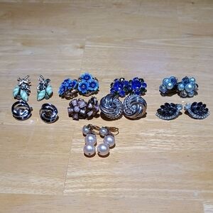 9 Sets Of Clip On Women's Earrings